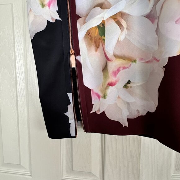 Ted Baker London Thalasa Gardenia Pencil Skirt NWOT - Picture 4 of 9